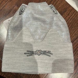 Winter hat with cat ears detail